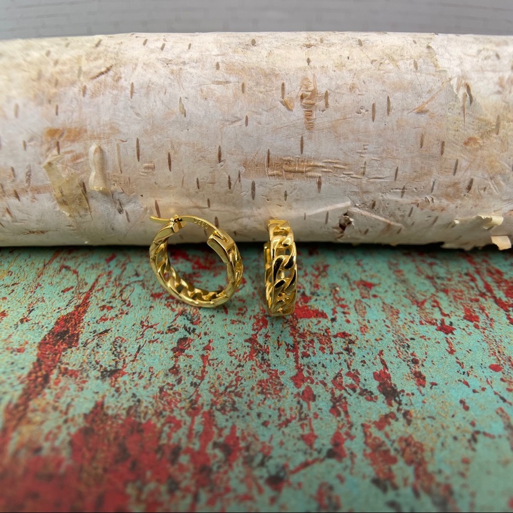 Gold Vermeil Cuban Chain Huggie Hoop Earrings - Picture 5 of 6